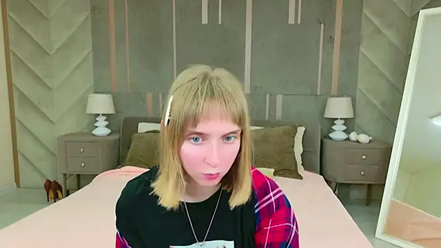 Beverly Gomes online show from 09-25-25, 03:38