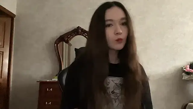 Pikmigirl18 online show from 09-11-25, 11:43