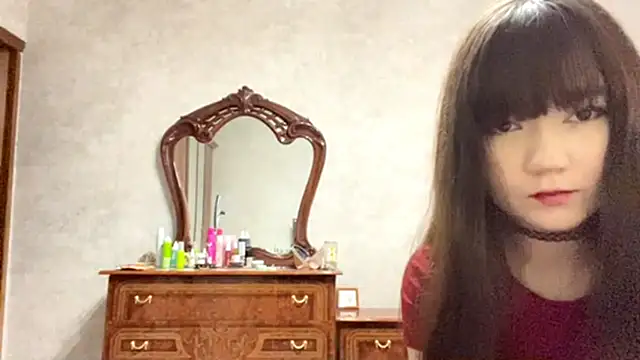 Pikmigirl18 online show from 10-14-25, 11:00