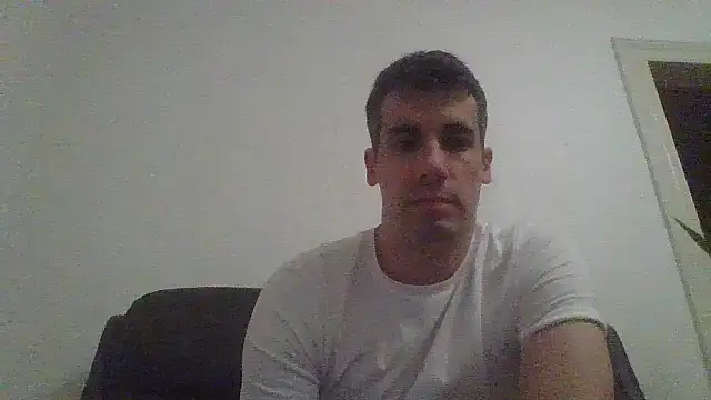 Snapshot of JulioIsHere4you chatting on 11-01-25, 05:42 JulioIsHere4you online show from 11-01-25, 05:42