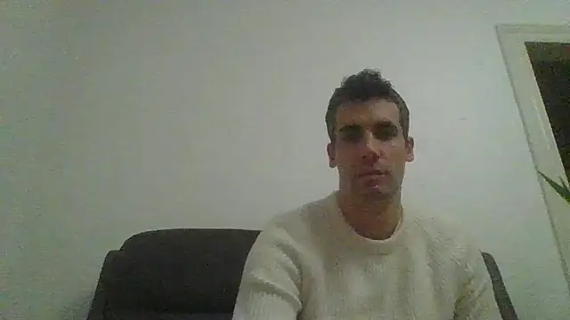 Snapshot of JulioIsHere4you chatting on 11-06-25, 08:10 JulioIsHere4you online show from 11-06-25, 08:10
