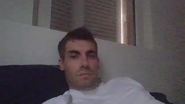 Snapshot of JulioIsHere4you chatting on 11-08-25, 09:09 JulioIsHere4you online show from 11-08-25, 09:09