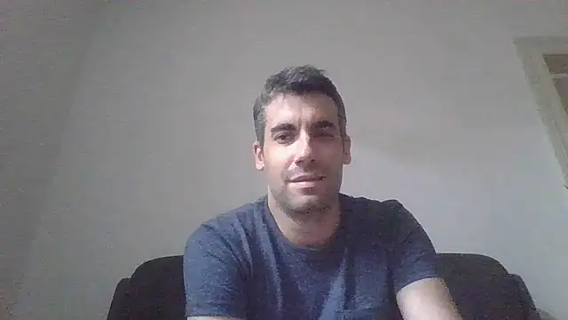 Snapshot of JulioIsHere4you chatting on 11-10-25, 10:58 JulioIsHere4you online show from 11-10-25, 10:58