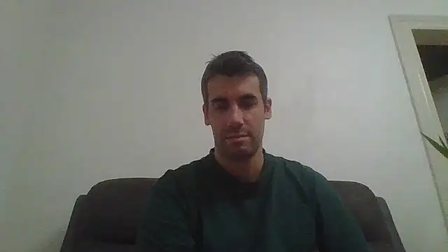 Snapshot of JulioIsHere4you chatting on 11-10-25, 11:04 JulioIsHere4you online show from 11-10-25, 11:04