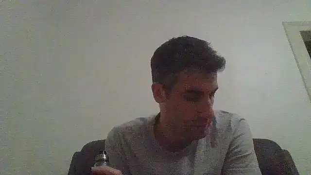 Snapshot of JulioIsHere4you chatting on 11-13-25, 04:06 JulioIsHere4you online show from 11-13-25, 04:06