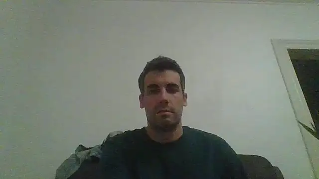 Snapshot of JulioIsHere4you chatting on 11-18-25, 11:15 JulioIsHere4you online show from 11-18-25, 11:15