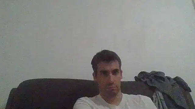 Snapshot of JulioIsHere4you chatting on 11-23-25, 06:24 JulioIsHere4you online show from 11-23-25, 06:24