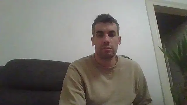 Snapshot of JulioIsHere4you chatting on 12-18-25, 10:49 JulioIsHere4you online show from 12-18-25, 10:49