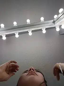 Bella Sumers online show from 04-24-26, 06:54