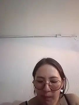 Snapshot of Bella_Sumers chatting on 05-01-26, 06:56 Bella Sumers online show from 05-01-26, 06:56