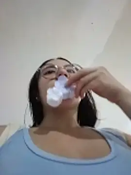Snapshot of Bella_Sumers chatting on 05-18-26, 07:09 Bella Sumers online show from 05-18-26, 07:09