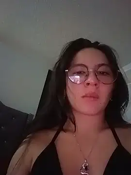 Snapshot of Bella_Sumers chatting on 05-27-26, 06:49 Bella Sumers online show from 05-27-26, 06:49