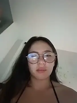 Snapshot of Bella_Sumers chatting on 06-07-26, 03:49 Bella Sumers online show from 06-07-26, 03:49