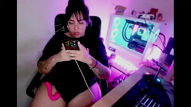 PinkDenial online show from 09-17-25, 04:36