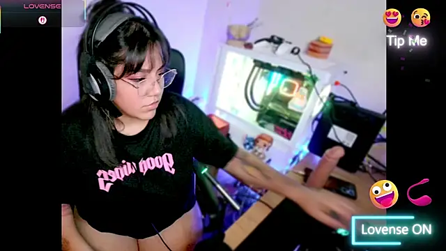 PinkDenial online show from 11-28-25, 03:09