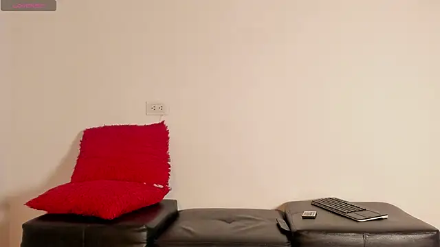 Snapshot of Dark_chanel chatting on 11-14-25, 04:33 Dark chanel online show from 11-14-25, 04:33