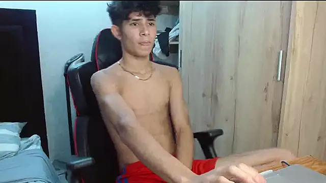 Noah-Garcia online show from 09-19-25, 05:24