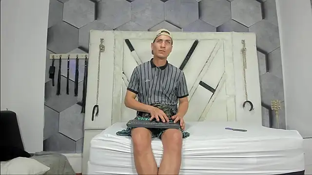 StevenHumps online show from 09-13-25, 03:06