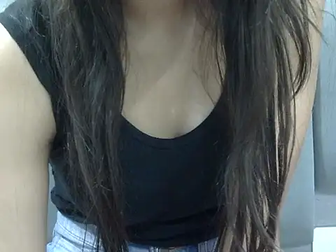 Snapshot of SEXYGUDIYA chatting on 10-31-25, 09:32 SEXYGUDIYA online show from 10-31-25, 09:32