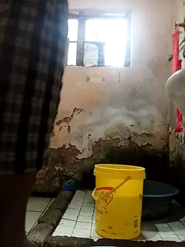 Snapshot of average_price chatting on 12-18-25, 04:18 average price online show from 12-18-25, 04:18