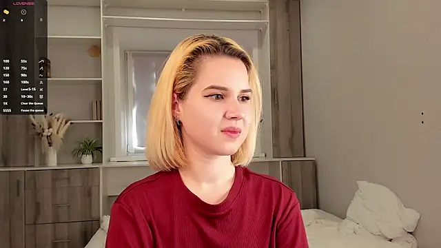 Snapshot of AgnesSonnek chatting on 09-18-25, 03:41 AgnesSonnek online show from 09-18-25, 03:41