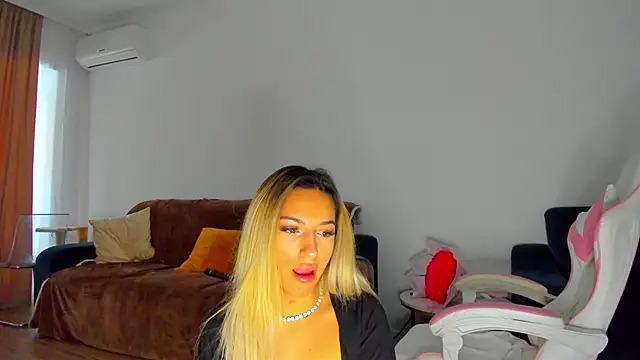 Snapshot of Anya_Belle chatting on 01-11-26, 07:02 Anya Belle online show from 01-11-26, 07:02