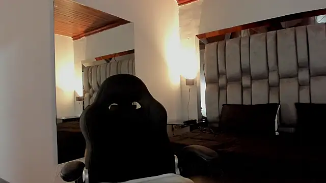 Snapshot of AnnaraLein chatting on 11-07-25, 12:32 AnnaraLein online show from 11-07-25, 12:32