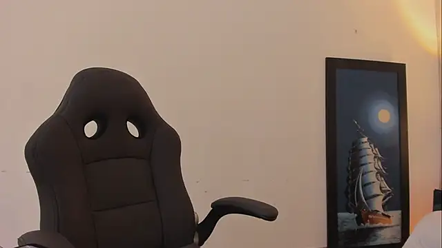 Snapshot of AnnaraLein chatting on 12-02-25, 01:00 AnnaraLein online show from 12-02-25, 01:00