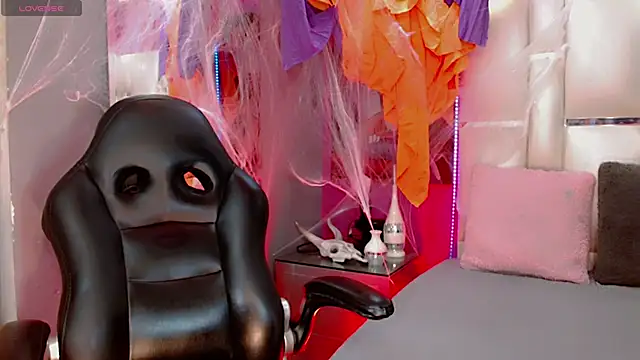 BabyAmatiis  online show from 10-31-25, 11:00