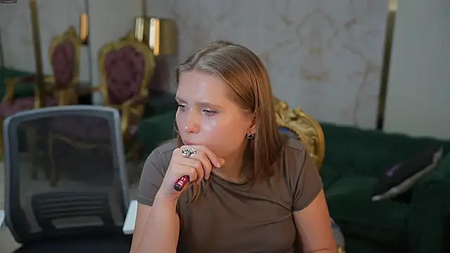 Snapshot of Tiana_Princesss chatting on 09-26-25, 02:54 Tiana Princesss online show from 09-26-25, 02:54