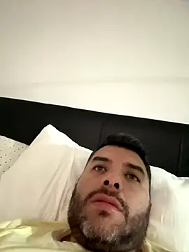 Snapshot of andres52720 chatting on 09-24-25, 05:00 andres52720 online show from 09-24-25, 05:00