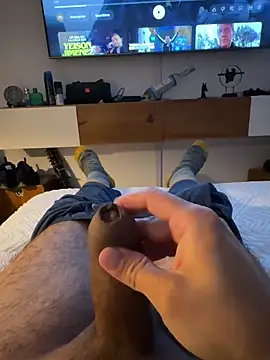 Snapshot of andres52720 chatting on 02-05-26, 02:05 andres52720 online show from 02-05-26, 02:05