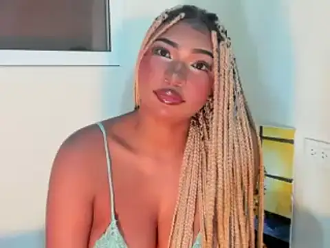 Snapshot of SophiaBloss chatting on 06-10-26, 11:24 SophiaBloss online show from 06-10-26, 11:24