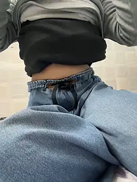 Snapshot of miss_moonikaa chatting on 12-17-25, 09:04 miss moonikaa online show from 12-17-25, 09:04