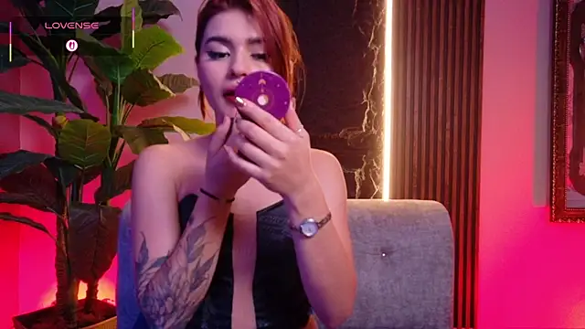 La Diabla 111  online show from 11-30-25, 01:48