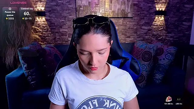 Snapshot of imrockstar chatting on 12-01-25, 07:30 imrockstar online show from 12-01-25, 07:30