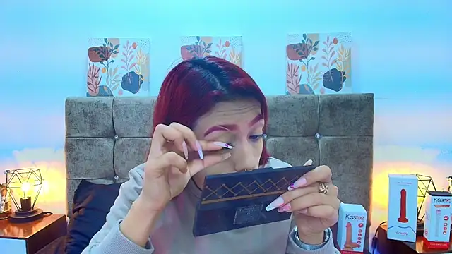 Snapshot of Dulce_Bella_ chatting on 10-01-25, 07:31 Dulce Bella online show from 10-01-25, 07:31