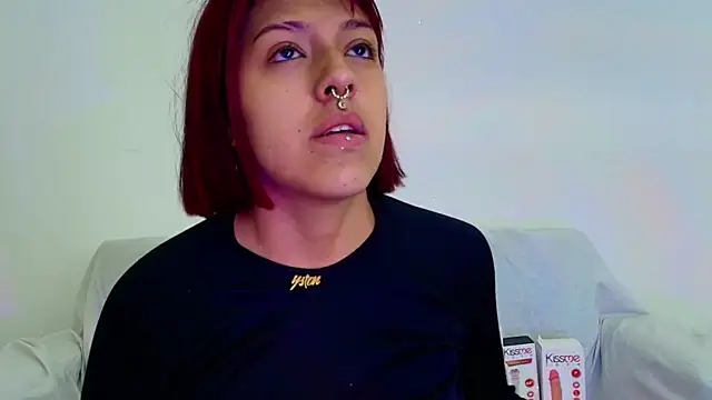 Snapshot of Dulce_Bella_ chatting on 10-03-25, 12:13 Dulce Bella online show from 10-03-25, 12:13