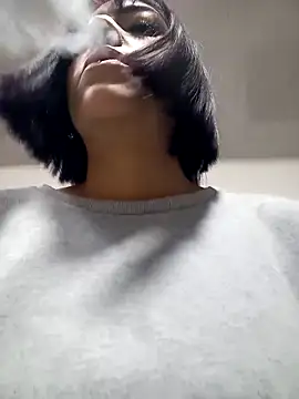 Snapshot of Dulce_Bella_ chatting on 10-21-25, 03:29 Dulce Bella online show from 10-21-25, 03:29