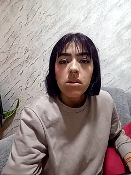 Snapshot of Dulce_Bella_ chatting on 10-24-25, 03:25 Dulce Bella online show from 10-24-25, 03:25