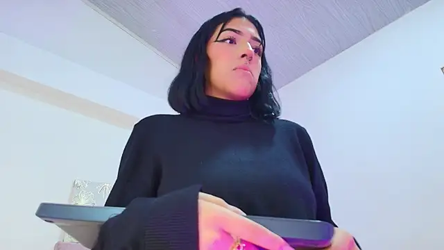 Dulce Bella  online show from 03-06-26, 03:36