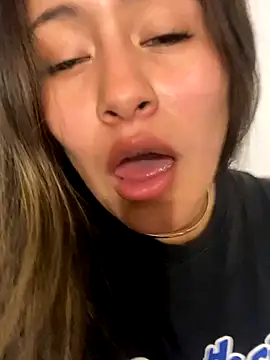 Snapshot of leil_6680 chatting on 11-16-25, 08:09 leil 6680 online show from 11-16-25, 08:09