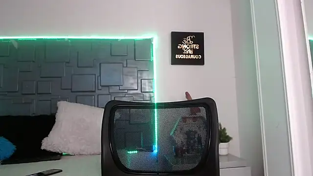 Trinity Knox online show from 09-27-25, 05:18