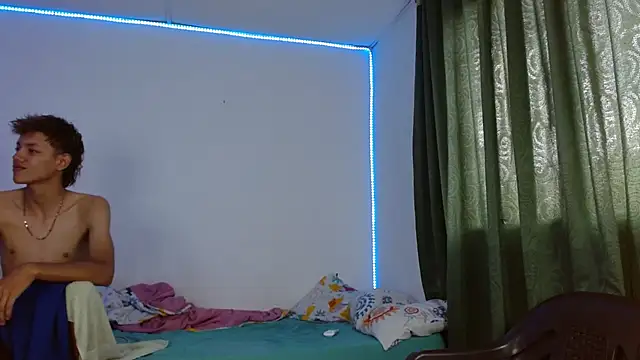 Lucy y Jacob online show from 09-17-25, 04:52