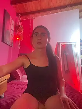 Snapshot of lola_diez chatting on 10-17-25, 03:53 lola diez online show from 10-17-25, 03:53