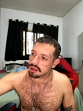 Snapshot of Luccaskonig chatting on 10-21-25, 07:14 Luccaskonig online show from 10-21-25, 07:14