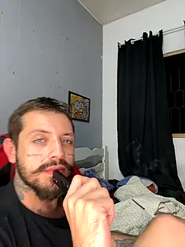 Snapshot of Luccaskonig chatting on 11-21-25, 03:16 Luccaskonig online show from 11-21-25, 03:16