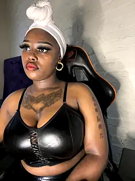 Snapshot of QUEEN_NOBUHLE_777 chatting on 09-27-25, 10:31 QUEEN NOBUHLE 777 online show from 09-27-25, 10:31