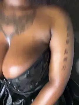 Snapshot of QUEEN_NOBUHLE_777 chatting on 11-05-25, 08:42 QUEEN NOBUHLE 777 online show from 11-05-25, 08:42