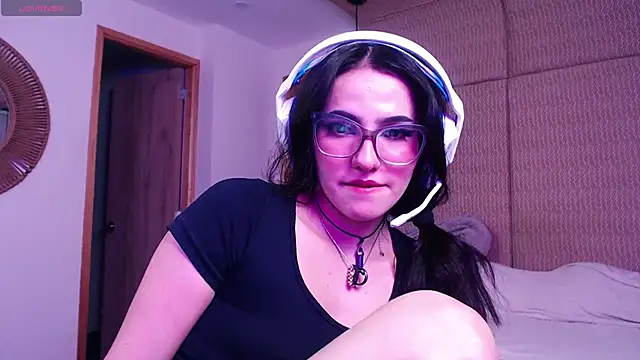 Snapshot of Khloecita_sr chatting on 05-09-26, 04:56 Khloecita sr online show from 05-09-26, 04:56